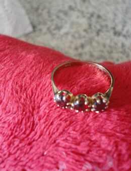 Ring mit 3 Granaten 333 Gelbgold ( 8 Karat ) Gr.54 (1,7) - Witzenhausen
