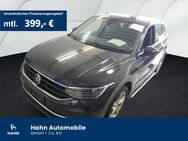 VW Tiguan, 2.0 TDI Life, Jahr 2021 - Fellbach