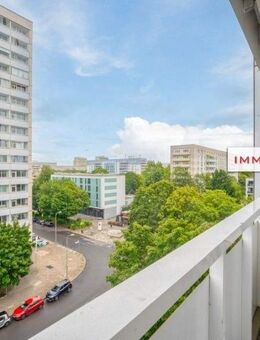 IMMOBERLIN.DE - Top-Citylage bei der Spree! Sympathische Wohnung mit Loggia - Berlin