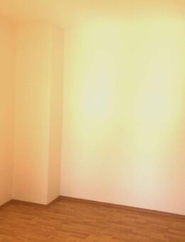 1-Raum Wohnung mit Balkon in Waldheim - Waldheim