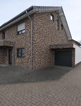 Energieeffiziente, zukunftssichere Doppelhaushälfte mit viel Platz & ausgebautem Dachgeschoss - Düren