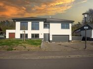 NEUBAU- Familienfreundliches Einfamilienhaus mit Doppelgarage und großem Garten - Homburg