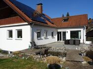 Eckental: Genießer-Einfamilienhaus in abs. ruh. Randlage mit Wellneßbereich (Sauna, Fitneß), Dopp.Gar., PV-Anlage, Kamin, EBK u.v.m.. - Eckental