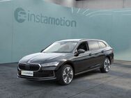 Skoda Superb, 2.0 TSI Combi Selection 2xMassage, Jahr 2024 - München