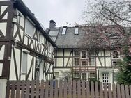 Zwangsversteigerung mit zwei aneinander gebauten Wohnhäusern und Grundstück - Ehringshausen