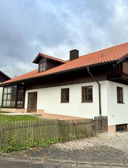 Großzügiges Einfamilienhaus mit Wintergarten, zwei Terrassen und großem Garten! - Mallersdorf-Pfaffenberg