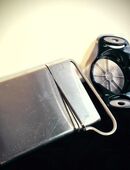 TCM Käseschneider Edelstahl Käse- Schneide-u. Servierbrett Tchibo + TCM Apfelspalter/Apfelschneider/Apfelteiler zum Zerteilen und Entkernen von Äpfeln- zusammen 5,- in 24944