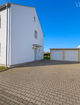 Investmentpaket: 11 Reihenhäuser, 23 Einheiten, 9 Garagen - Eine einzigartige Gelegenheit! - Bergheim (Nordrhein-Westfalen)