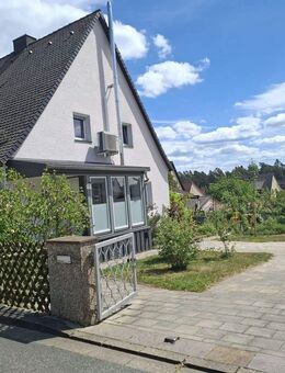 Modernisierte Doppelhaushälfte mit großem Garten - Heroldsberg