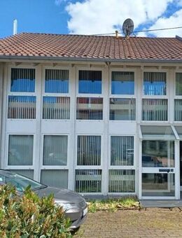 NEUFORWEILER - Architektenhaus mit versetzten Wohnebenen - auch als Büro möglich - Saarlouis