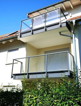 Ab 01.03.26: Neuwertige 2-Zi.-OG-Whg. mit großem Balkon, EBK, TG-Platz und Stellplatz - Markdorf