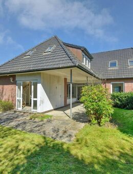 Walmdachbungalow mit vielen Möglichkeiten, ebenerdiges Wohnen - plus - separate Wohnfläche im Dachgeschoss, ideal für Hobby/Homeoffice - Brake (Unterweser)