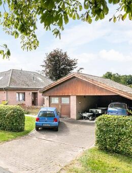 Wohnen auf einer Ebene - Winkelbungalow mit Garage und Doppelcarport - Brammer