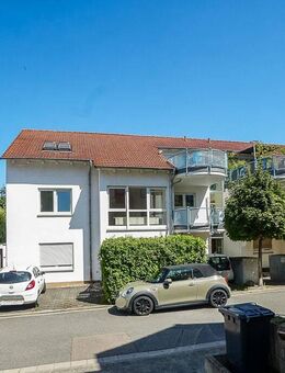 Praktische, helle 2-Zimmerwohnung im 1. OG mit Stellplatz & großem Balkon nahe den Weinbergen - Nackenheim