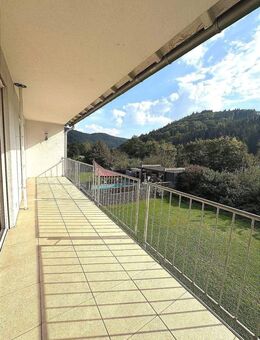 Frei ab sofort / 3-Zimmerwohnung im Erdgeschoss im 3 Familienhaus mit überdachtem Balkon - Kordel