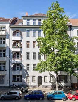 Gründerzeitaltbau im Schillerkiez: 2-Zimmer-Wohnung mit Balkon und Tageslichtbadezimmer - Berlin
