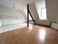 Großzügige 2,5-Raum-Dachgeschosswohnung mit großer Wohnküche auf dem Kaßberg - Chemnitz
