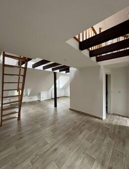 Charmante 3-Raum-Dachgeschosswohnung mit offener Galerie - Reichenbach (Vogtland)