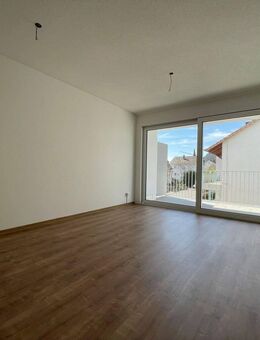 Moderne 2-Zimmer-Wohnung in Singen mit Balkon und Tiefgaragenstellplatz - Singen (Hohentwiel)