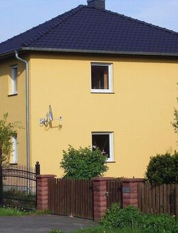 moderner Stadthausneubau mit Wärmepumpe, Carport, in Taucha - Taucha