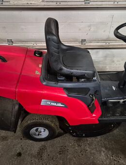 Aufsitzmäher / Rasenmäher / Rasentraktor - Gößweinstein