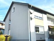 Helle 4 Zimmer Wohnung mit großem Bad,Einbauküche, Keller und Garage. - Burglengenfeld