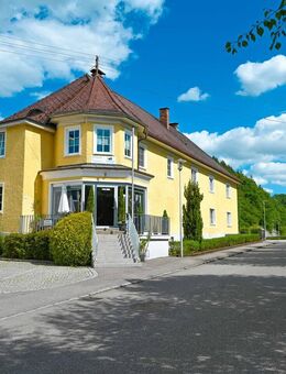 Tolles Anwesen mit großem Grundstück in schöner Lage am Inn - mit Gewerbeeinheit - Passau