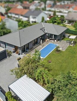 Traumhaftes Einfamilienhaus / Bungalow in Neu-Ulm/Pfuhl - mit Wellnessoase und Top-Ausstattung - Neu Ulm