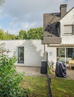 Zwei Häuser in einem mit zwei separaten Eingängen - Einfamilienhaus plus erweiterte Einliegerwohnung - Essen