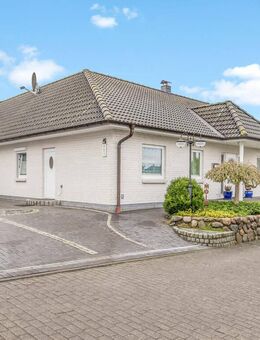 Modernes Wohnparadies - Ebenerdig Wohnen mit Kamin, Garten und Garage - Kappeln (Schleswig-Holstein)
