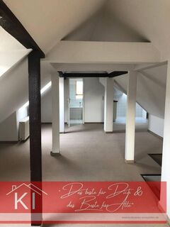 Kleine, gemütliche 1 Raum- Dachgeschosswohnung in Schwarznaußlitz