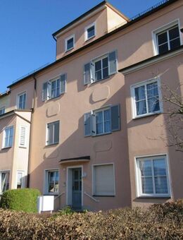 Ab 1.12.25! Helle 2-Raumwhg. mit Balkon und tollem Blick ins Erzgebirge in Marienthal! - Zwickau