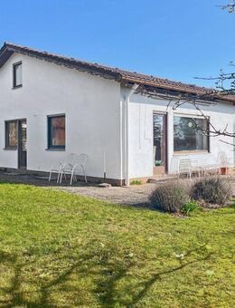 Platz für die ganze Familie - Wohnhaus mit Doppelgarage und großem Garten in Erolzheim - Erolzheim