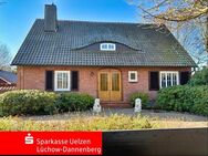Seltenes Schmuckstück: Charmantes Einfamilienhaus in Molzen mit parkähnlichem Grundstück ! - Uelzen