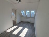 Helle 2 Zimmer Wohnung, DB 32qm, Dachgeschoß - Wuppertal