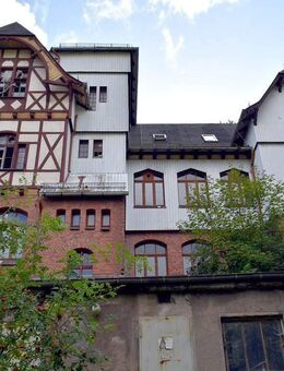 Winterstein: Großes Grundstück mit teilsaniertem Einfamilienhaus und unsaniertem Mehrfamilienhaus - Waltershausen