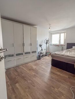 Großzügige 3,5-Zi. Wohnung mit Balkon in Wangen - Wangen
