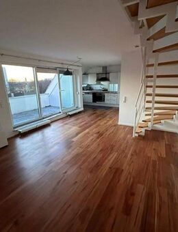 lichtdurchflutete Maisonette-Wohnung am See - Böblingen