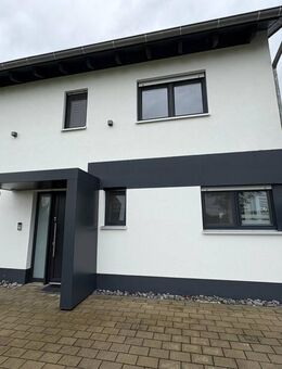 Sofort beziehbares, top ausgestattetes, Einfamilienhaus mit Terrasse u. Carport - Crailsheim