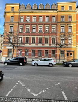 Helle großzügige 4-Raum-Wohnung mit Balkon in Innenhof, Badezimmer, Abstellraum und Keller - Chemnitz