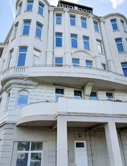 Alpers Immobilien: Traumhafte 5 Zimmer Wohnung mit 2 Bädern, Balkon - Bremerhaven