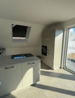 Exklusive 3 ZKB Wohnung mit Balkon im DG zu vermieten - Böhl-Iggelheim