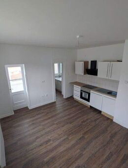 Charmante neurenovierte 3-Zimmer-Wohnung mit moderner Küche im Erdgeschoss - Ennepetal (Stadt der Kluterhöhle)