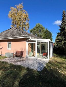Dieses barrierefreie gemütliche Haus mit Wintergarten sucht neue Bewohner - Groß Köris