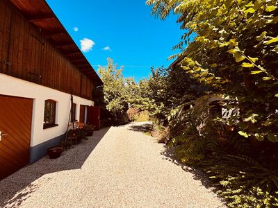 Sonniges Anwesen mit viel Platz und Möglichkeiten