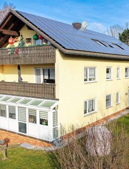Renditestarkes Mehrfamilienhaus mit PV-Anlage + 3 Garagen - komplett vermietet! Optional mit weiterem Grundstück! - Hummeltal