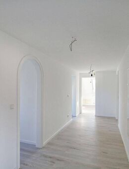Moderne und helle DG-Wohnung in exklusiver Lage - Ludwigsburg