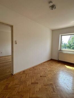 Dianaplatz / 3 Zimmer / Küche / Balkon / Sofortbezug möglich - Nürnberg