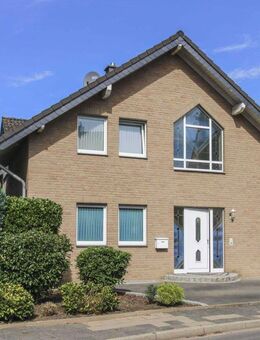 Frei stehendes Einfamilienhaus mit Garten und Garage in ruhiger Lage in Hückelhoven - Hückelhoven