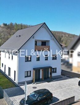 Neuwertiges 3-Familienhaus mit tollem Gartengrundstück! - Bessenbach